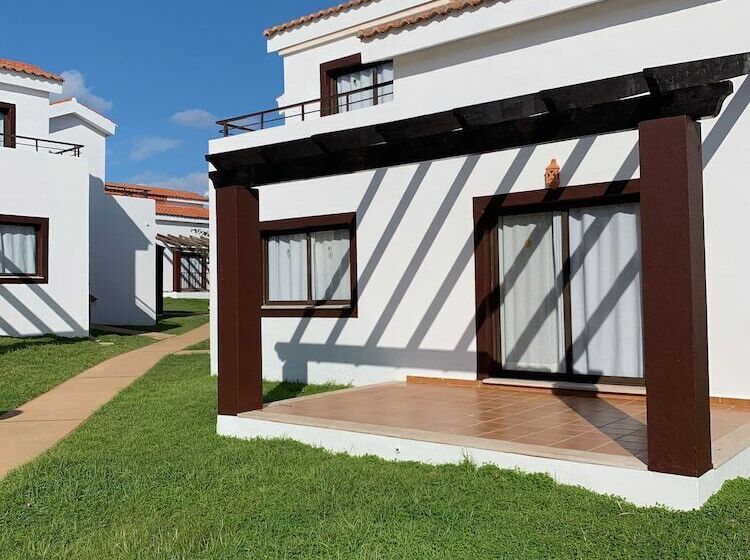 Вилла 2 Спальни, Nuramar Resort & Villas