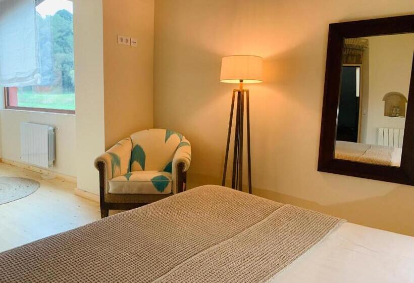 Номер Стандарт Вид на Горы, Masia La Palma