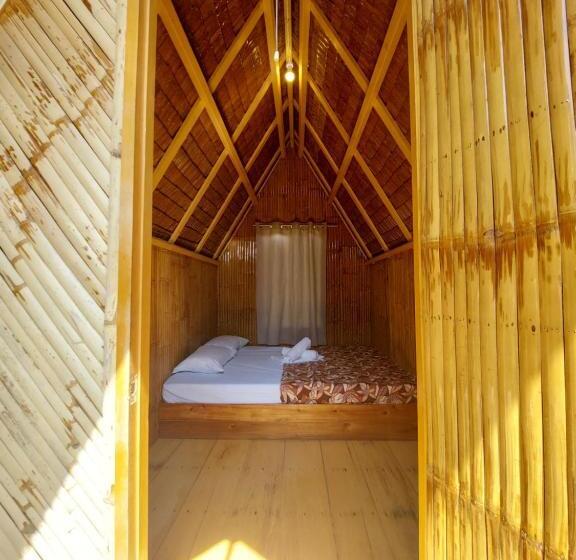 Camera Economy, Russell Place