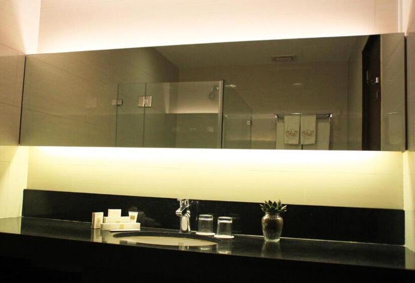 デラックスルーム, The Plaza Hotel Balanga City