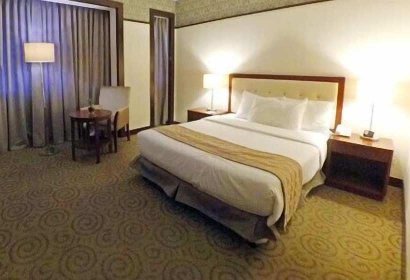 디럭스 룸, The Plaza Hotel Balanga City