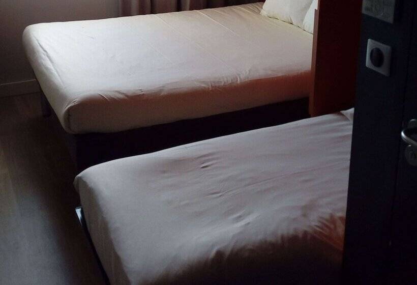 Номер Стандарт Трехместный, Ibis Budget Geneve Saint Genis Pouilly