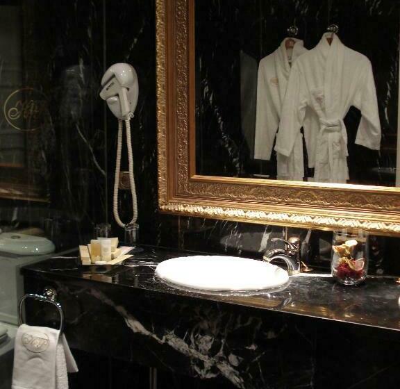 غرفة قياسية, Alameda Palace