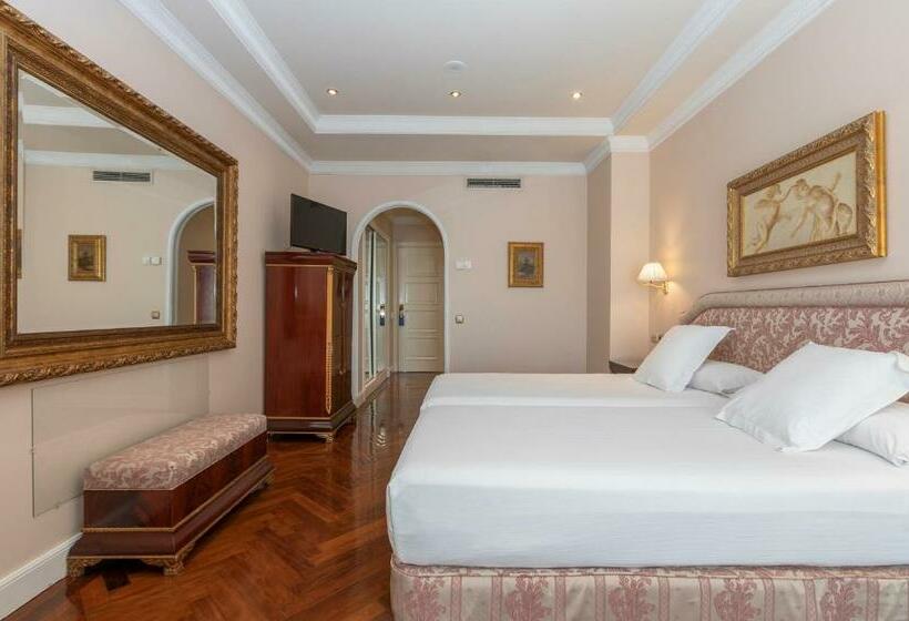 غرفة قياسية, Alameda Palace