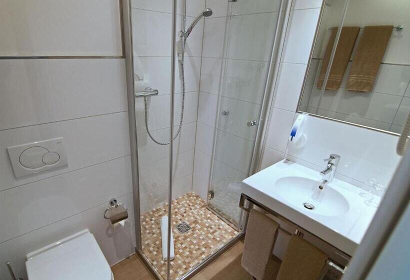 חדר קומפורט יחיד, Astra