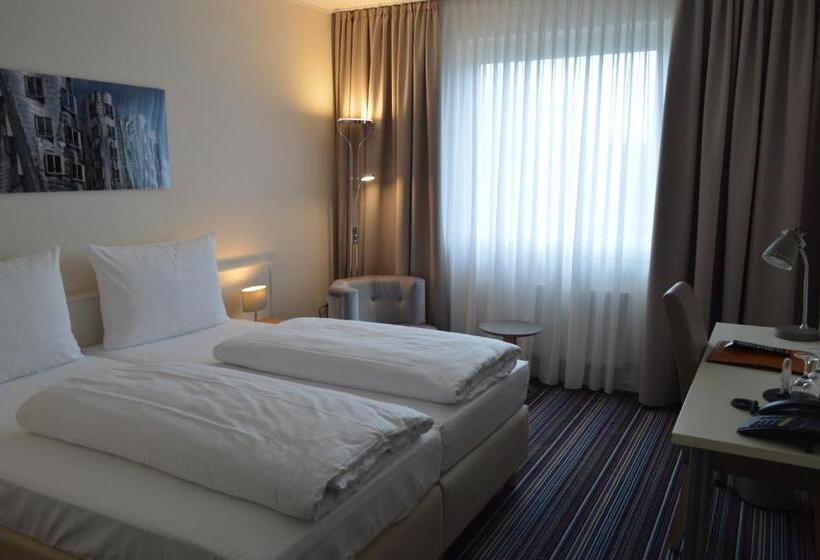 חדר ביזנס, Astra