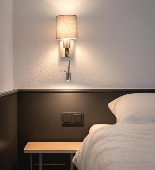 חדר ביזנס, Astra