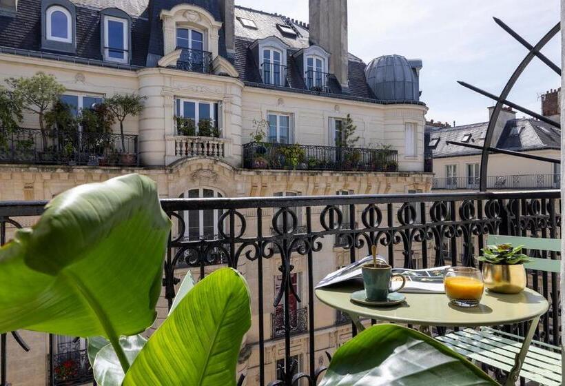 Номер Superior с Балконом, Avalon Cosy Hotel Paris