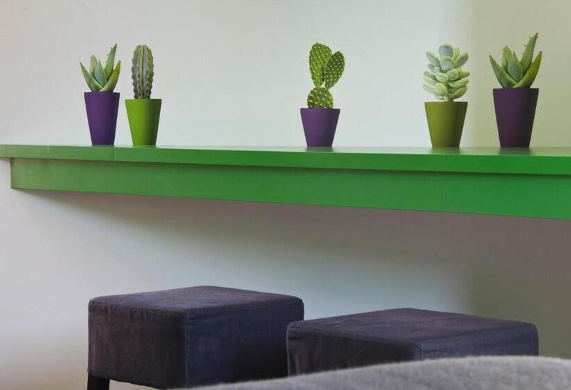 Номер Deluxe, De L Octroi