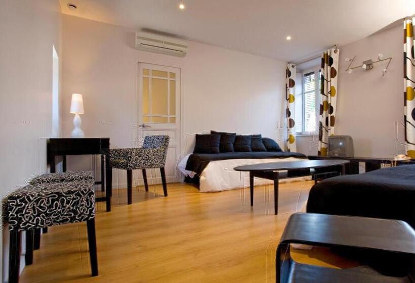 Люкс, De L Octroi