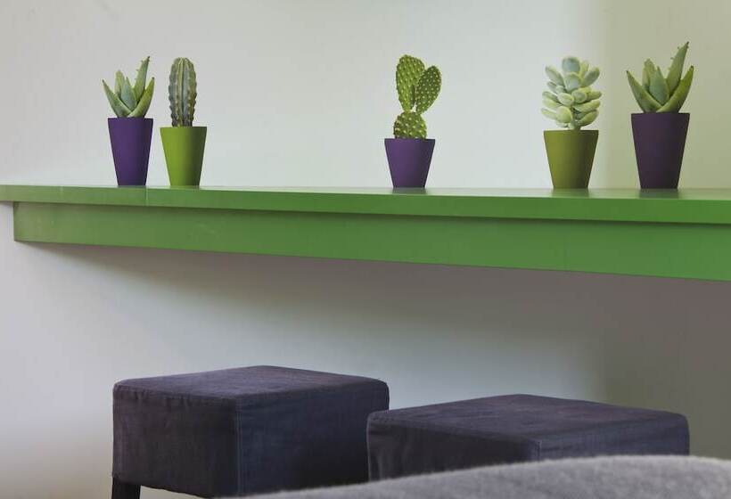 Номер Deluxe, De L Octroi