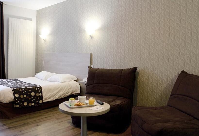 غرفة عائلية, Logis  Hotel & Restaurant De La Place