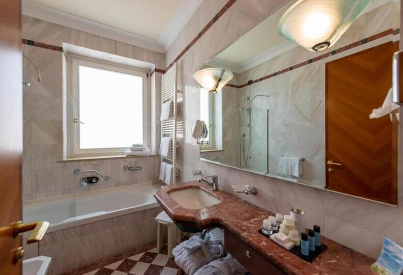 Трехместный Номер Deluxe, Grand Hotel Ortigia