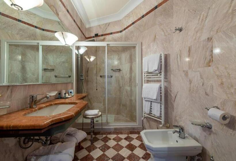 Трехместный Номер Deluxe Вид на Море, Grand Hotel Ortigia