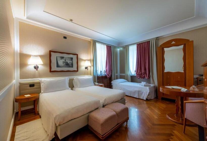 Трехместный Номер Deluxe Вид на Море, Grand Hotel Ortigia