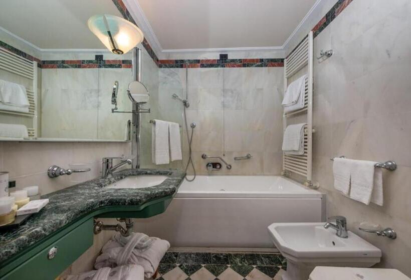 Полулюкс, Grand Hotel Ortigia