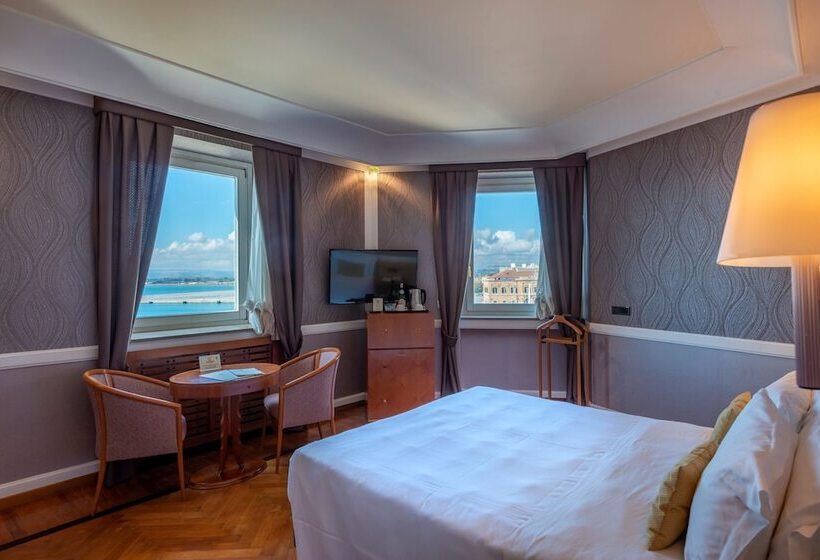 Номер Deluxe Вид на Море, Grand Hotel Ortigia