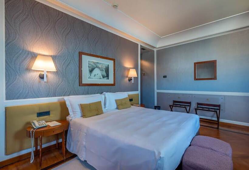 Трехместный Номер Deluxe Вид на Море, Grand Hotel Ortigia