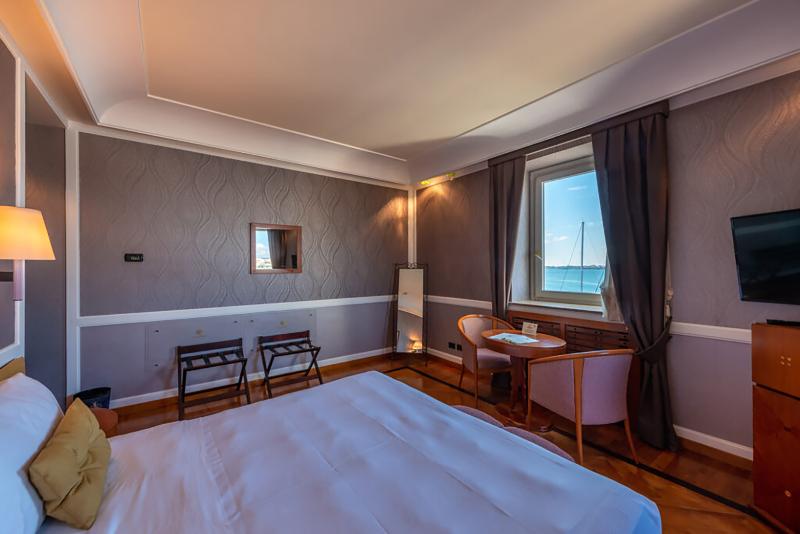 Номер Deluxe Вид на Море, Grand Hotel Ortigia