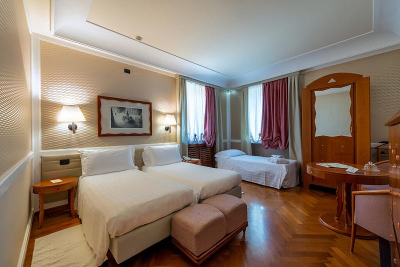 Трехместный Номер Deluxe Вид на Море, Grand Hotel Ortigia