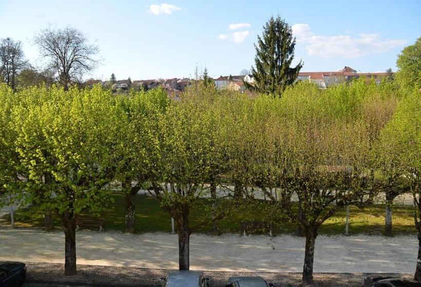 إستوديو قياسى, Hôtel Et Studios D Orfeuil