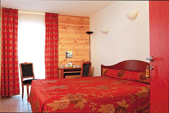 Номер Стандарт, Logis Hôtel & Restaurant Des Lacs