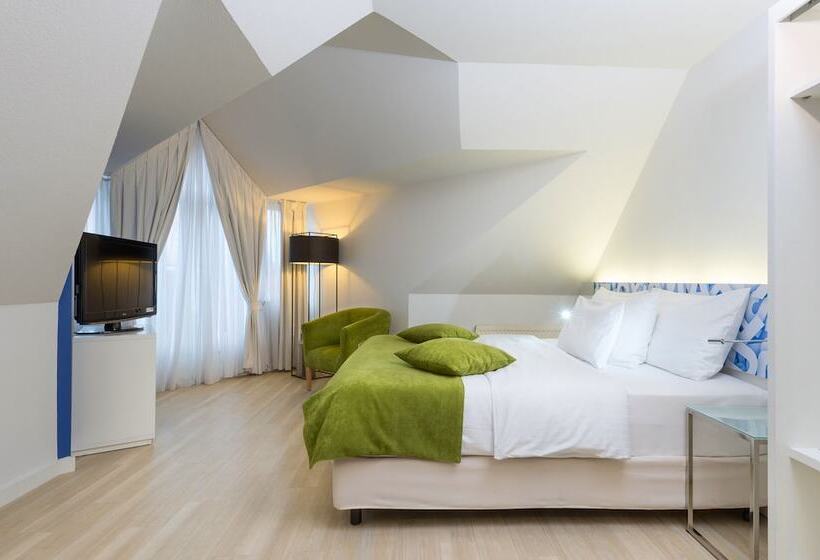 سوییت جونیور, München City Center Affiliated By Meliá