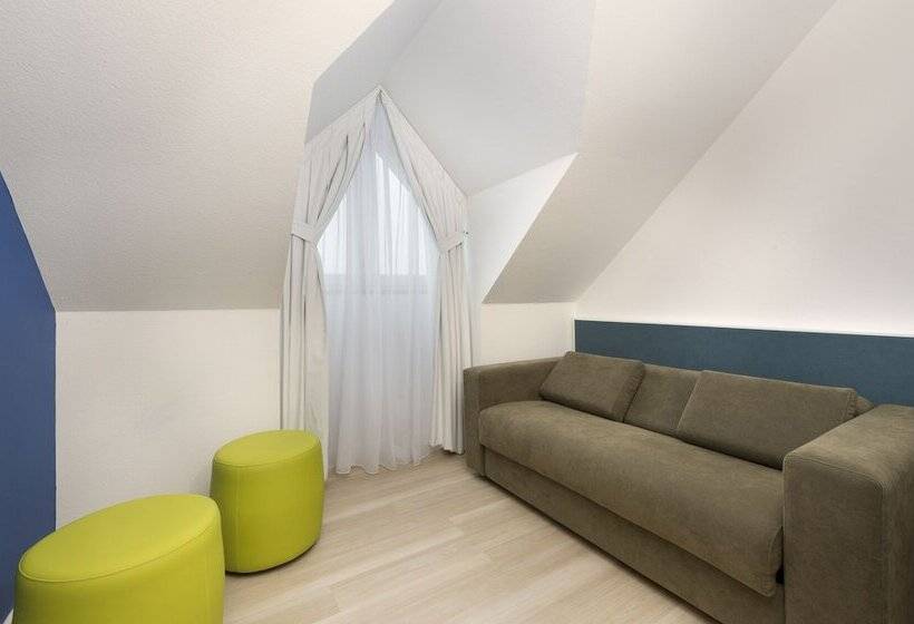 سوییت جونیور, München City Center Affiliated By Meliá