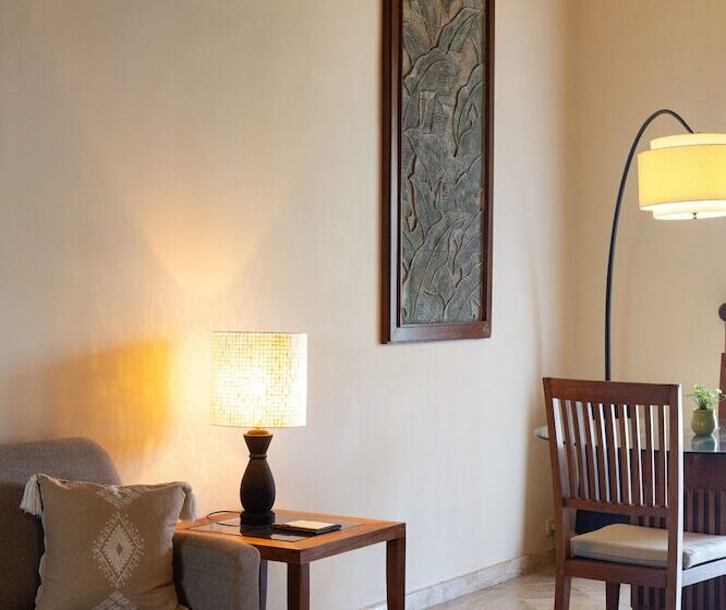 Полулюкс, Melia Bali