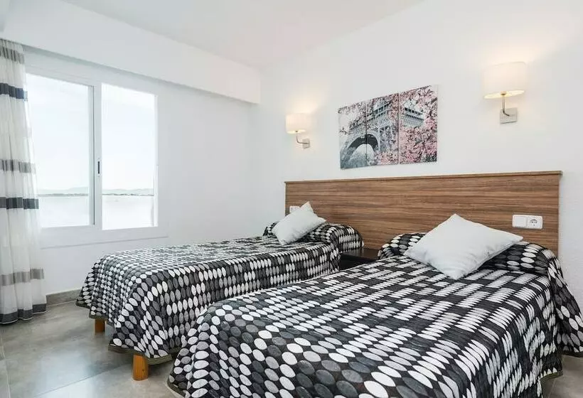 Huoneisto 1 Makuuhuone Allasnäkymä, Apartamentos Siesta I