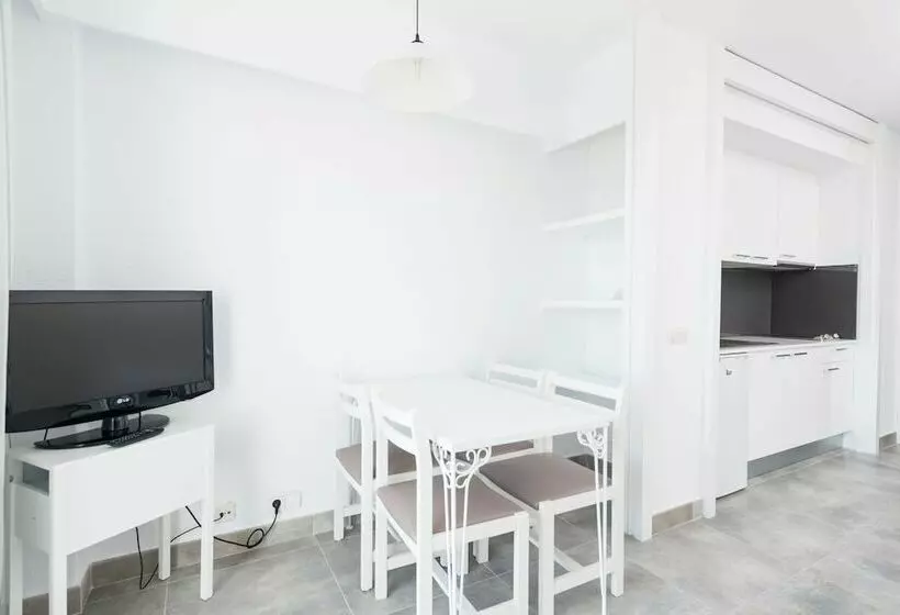 Standard-studio Allasnäkymä, Apartamentos Siesta I