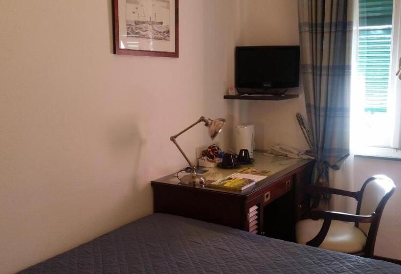 스탠다드 싱글 룸, Clelia