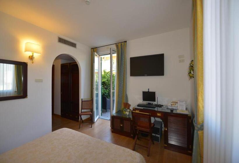 스탠다드 발코니 룸, Clelia