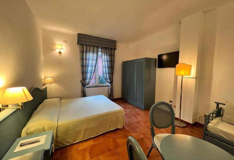 패밀리 룸, Clelia