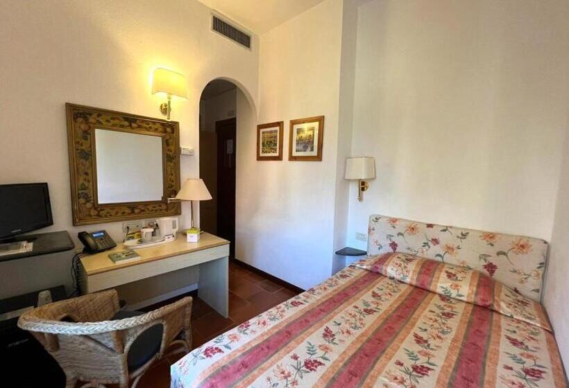 이코노미 싱글 룸, Clelia