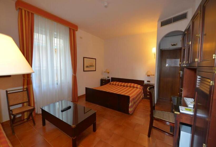 스탠다드 트리플 발코니 룸, Clelia