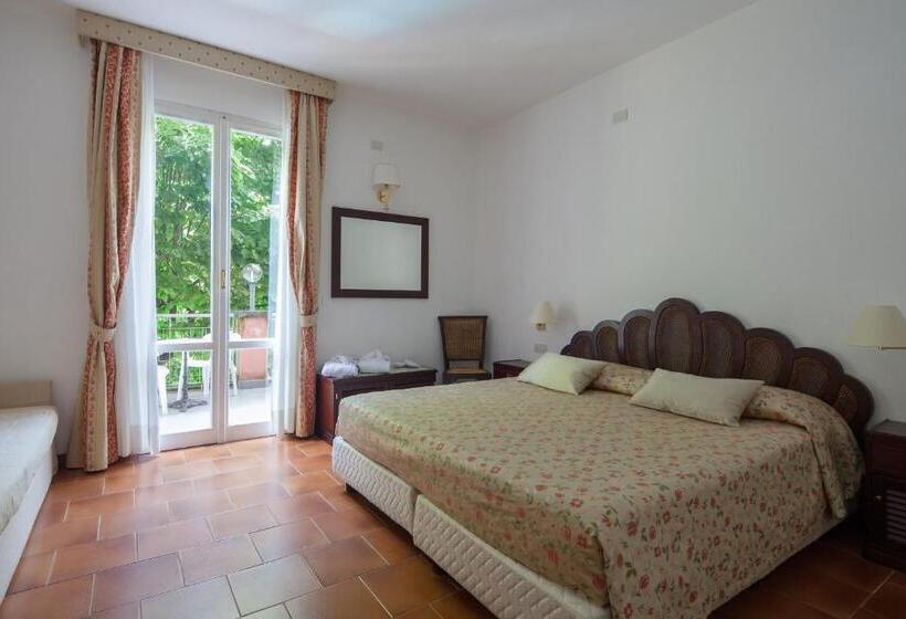 스탠다드 트리플 발코니 룸, Clelia