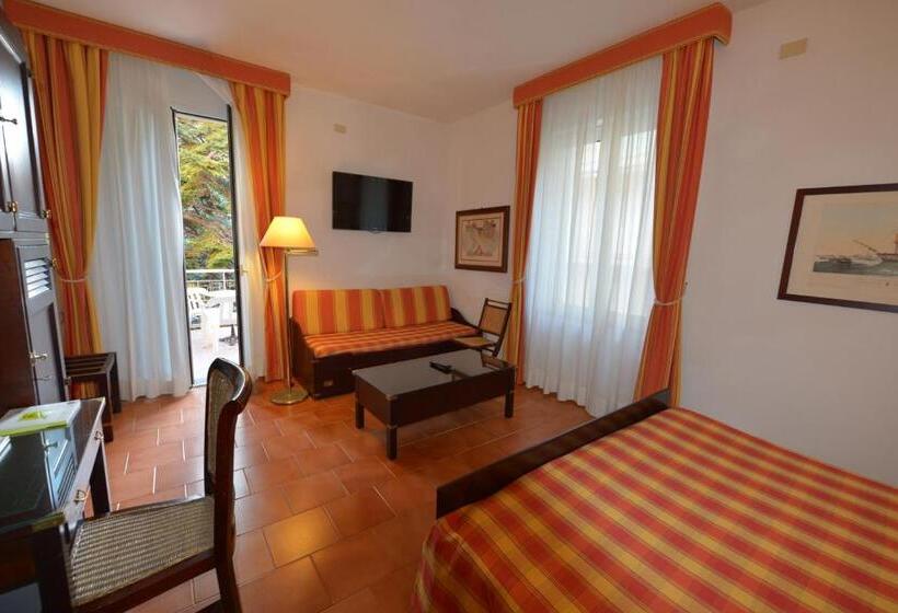 스탠다드 트리플 발코니 룸, Clelia