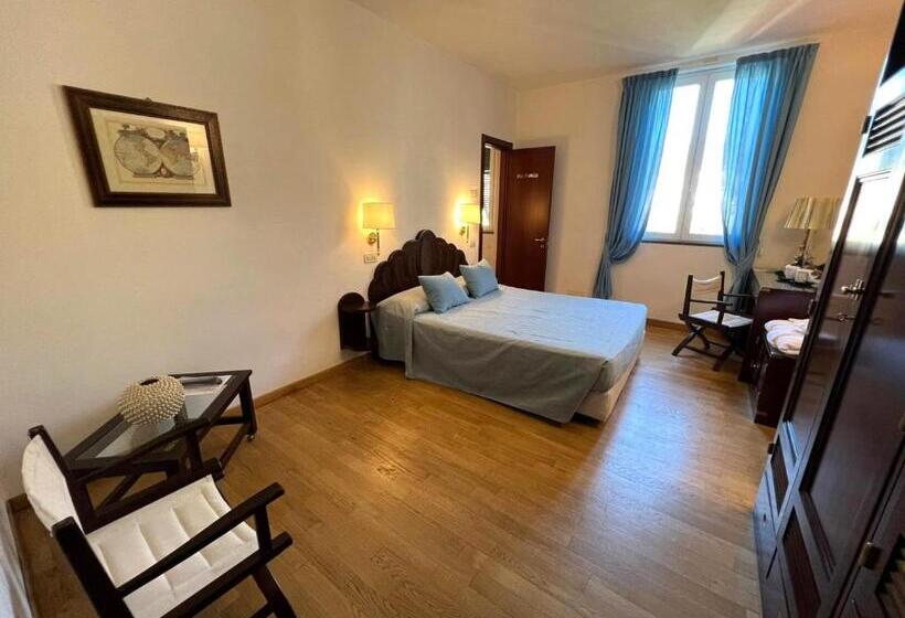 수피리어 룸, Clelia