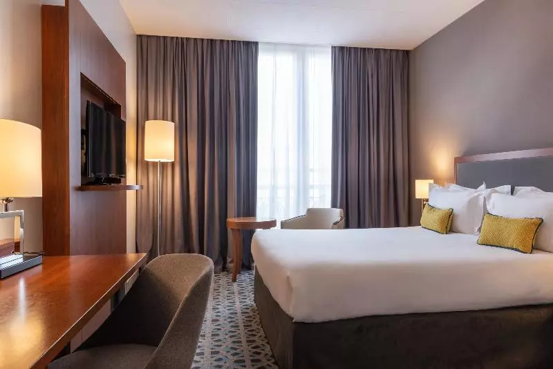 スタンダードルーム, Crowne Plaza Paris République, An Ihg