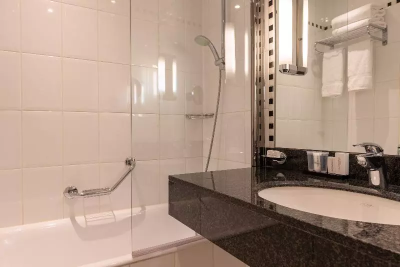 スタンダードルーム, Crowne Plaza Paris République, An Ihg