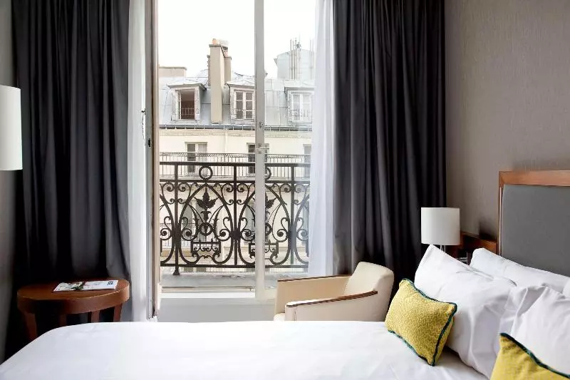 スタンダードルーム, Crowne Plaza Paris République, An Ihg
