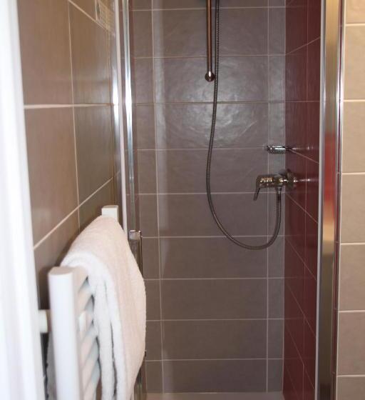 Номер Economy, Face Aux Flots