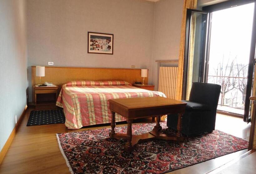 Номер Стандарт Вид на Озеро, Giardino