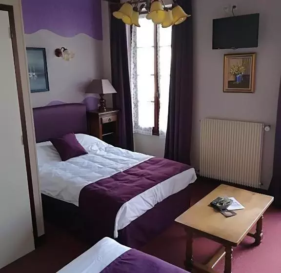 スタンダードトリプルルーム, Hostellerie Saint Martin  Logis Hôtel Et Restaurant