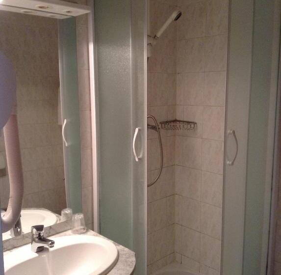 스탠다드 트리플 룸, Hôtel Du Stade