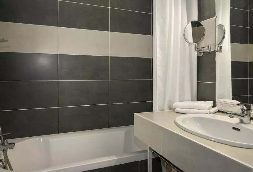 スタンダード４人部屋, Logis Hôtel Ariane