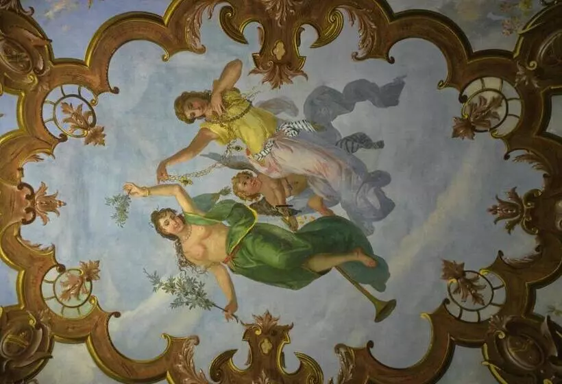 سوییت جونیور, Palazzo Vannoni