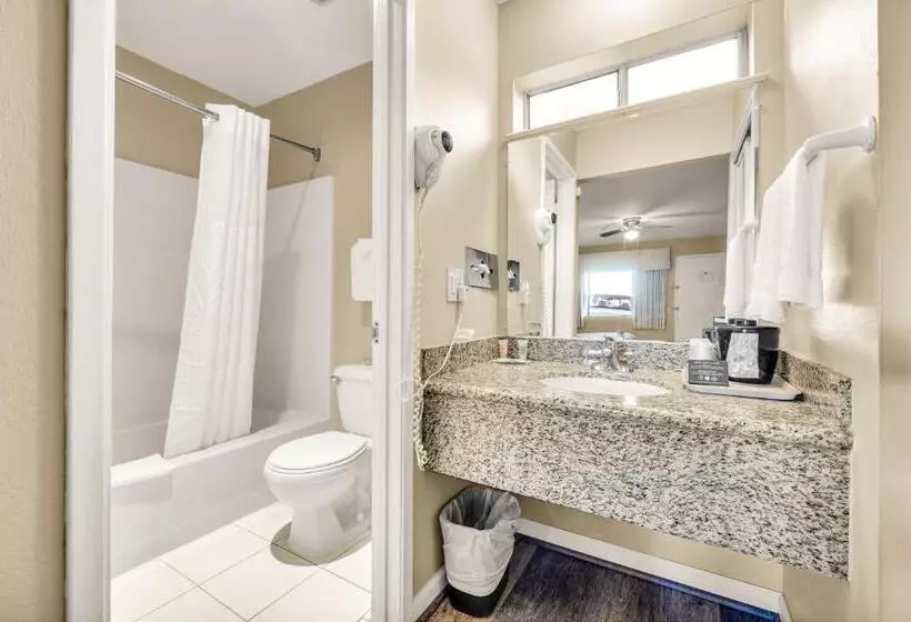 Standard Yhden Hengen Huone, Scottish Fairway Inn