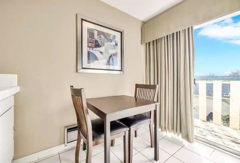 Deluxe Yhden Hengen Huone, Scottish Fairway Inn
